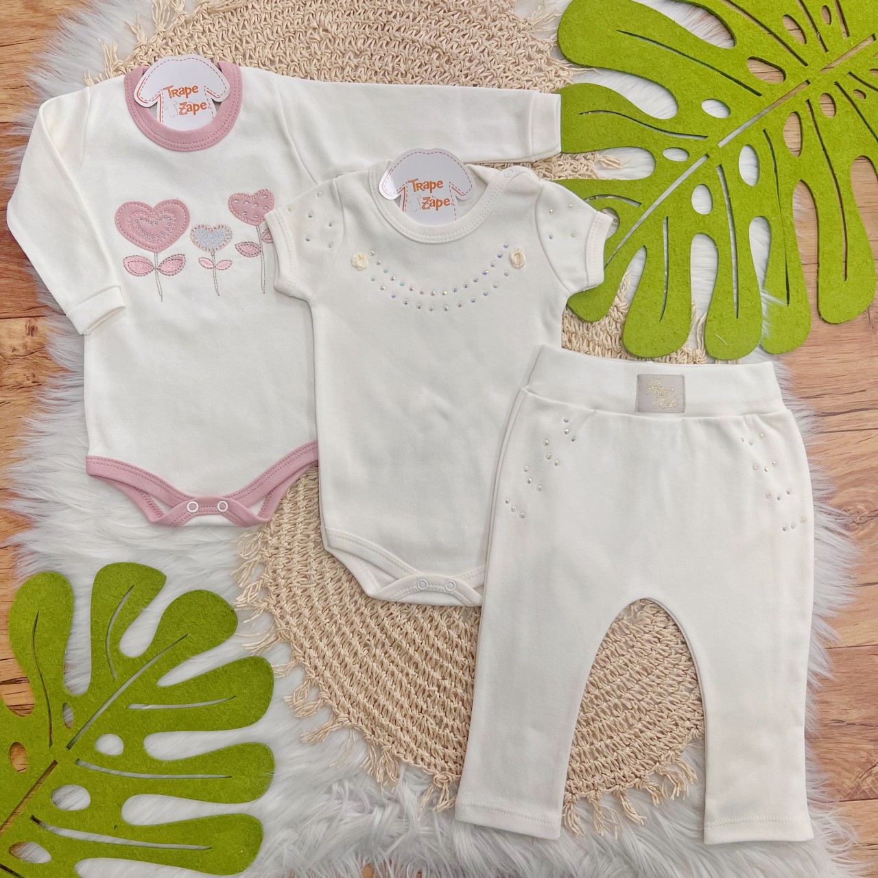 Conj. de Malha 3 peças - Flores de Corações com Strass - Off White e Rose